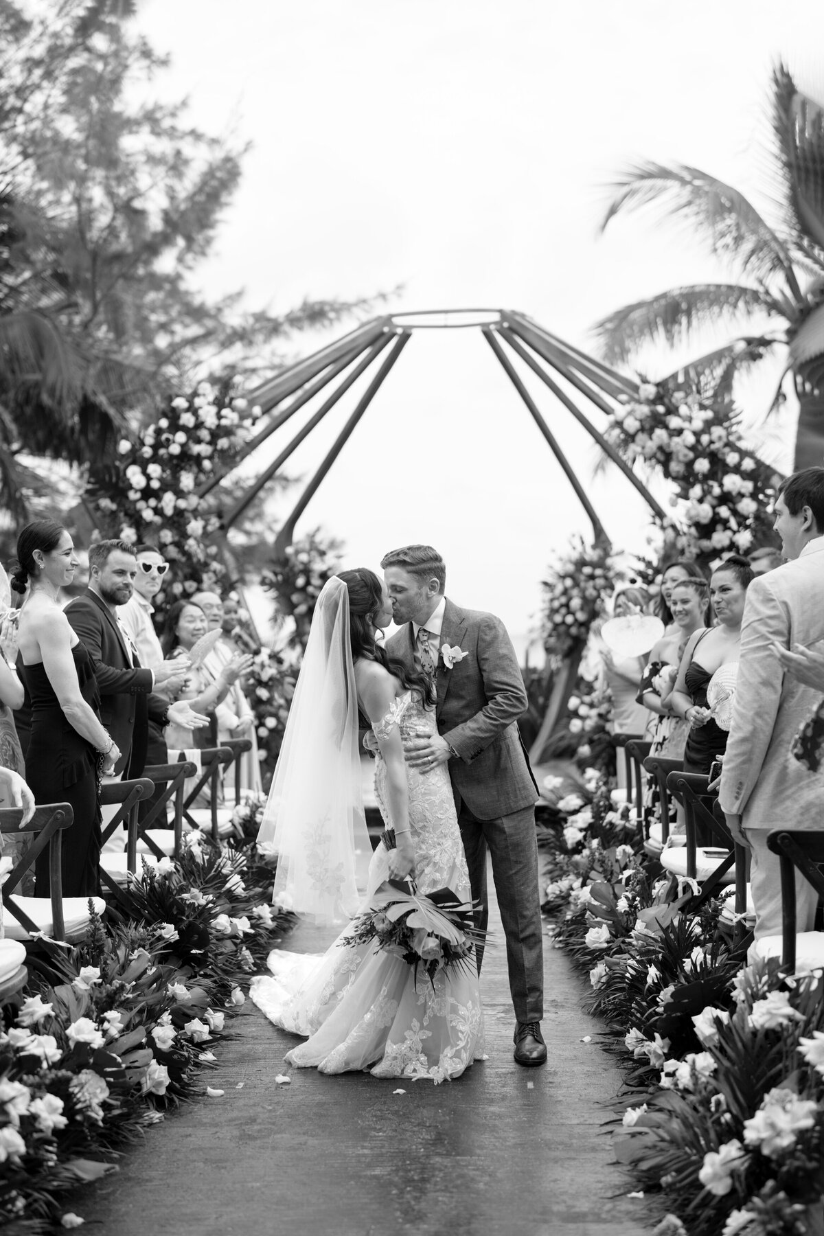 Berlez-Aspen-Avenue-Chicago-Wedding-Photographer-Grace-and-Ivory-Wedicity-Mexico-Editorial-Luxury-Tropical-Aveil-Brides-Designer-204