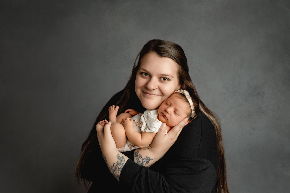 Farmington AR motherhood photography, newborn photoshoot Pleasant Grove AR
