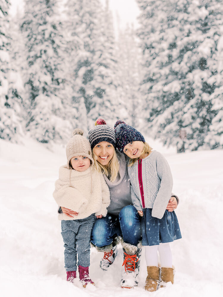 Colorado-Family-Photography-Christmas-Winter-Mountain-Snowy-Photoshoot11