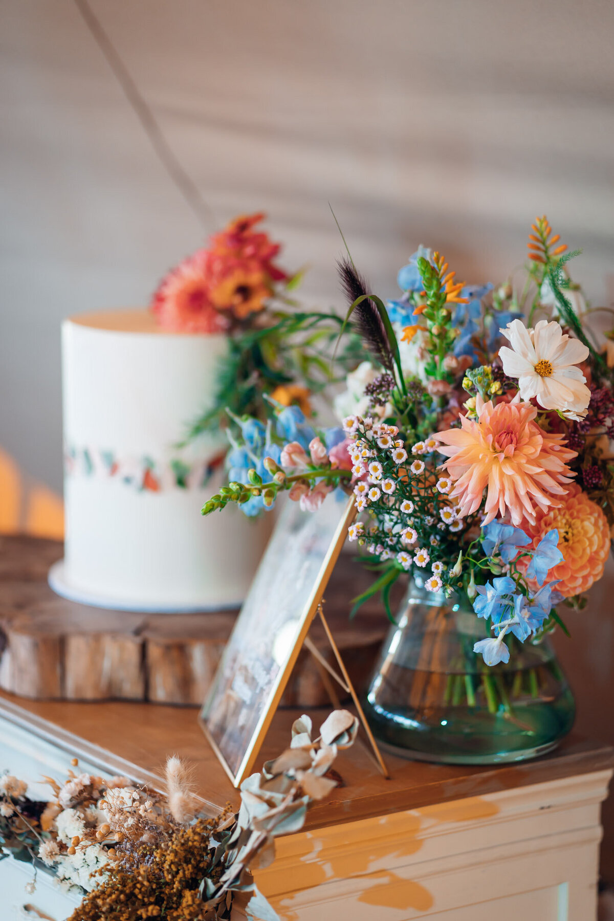 cotswold-wedding-photographer-colourful-floral-tipi-details