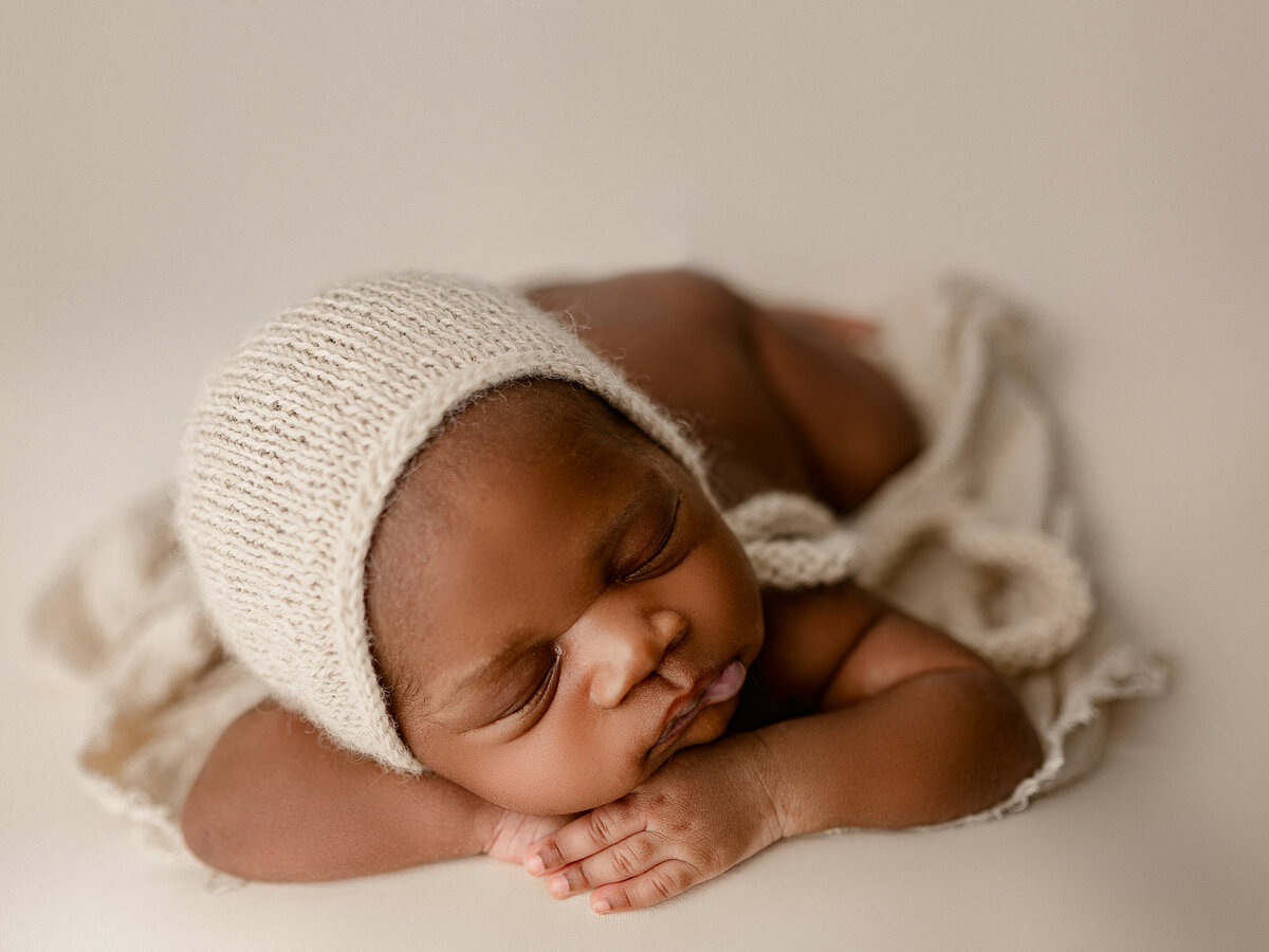 Posed sleeping baby captured by Atlanta's family & motherhood photographer Alexes Rena.