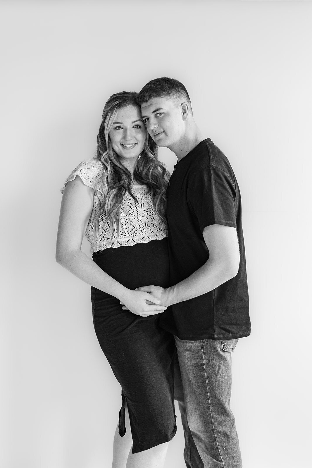 Announcement Photos 2024_Alexis Fox Photography + studio + Pregnancy Annoucement + Fortville + Indiana (23 of 29)