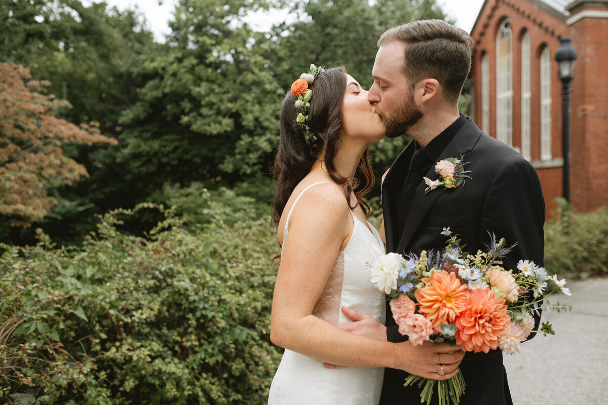 documentary photographer garden greenhouse wedding-129