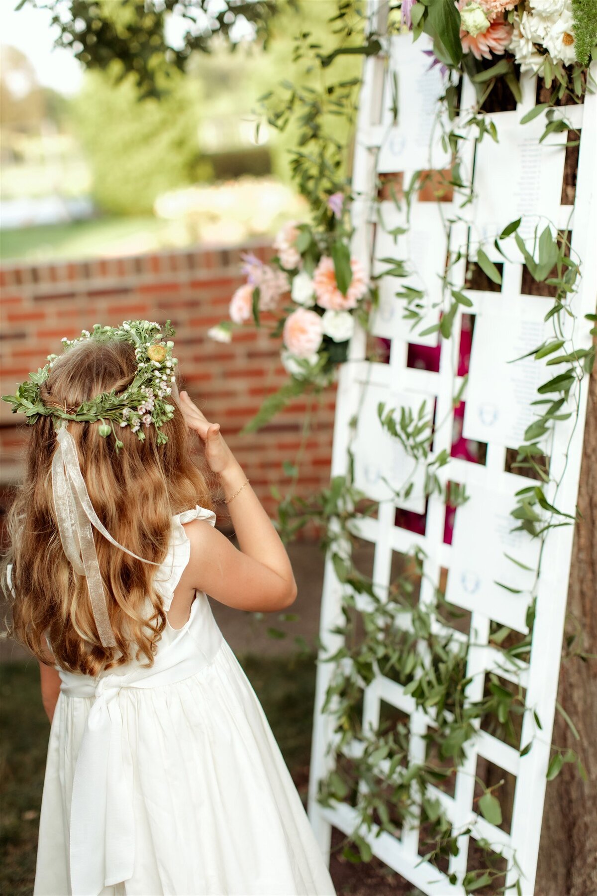 trellis-escort-card-display