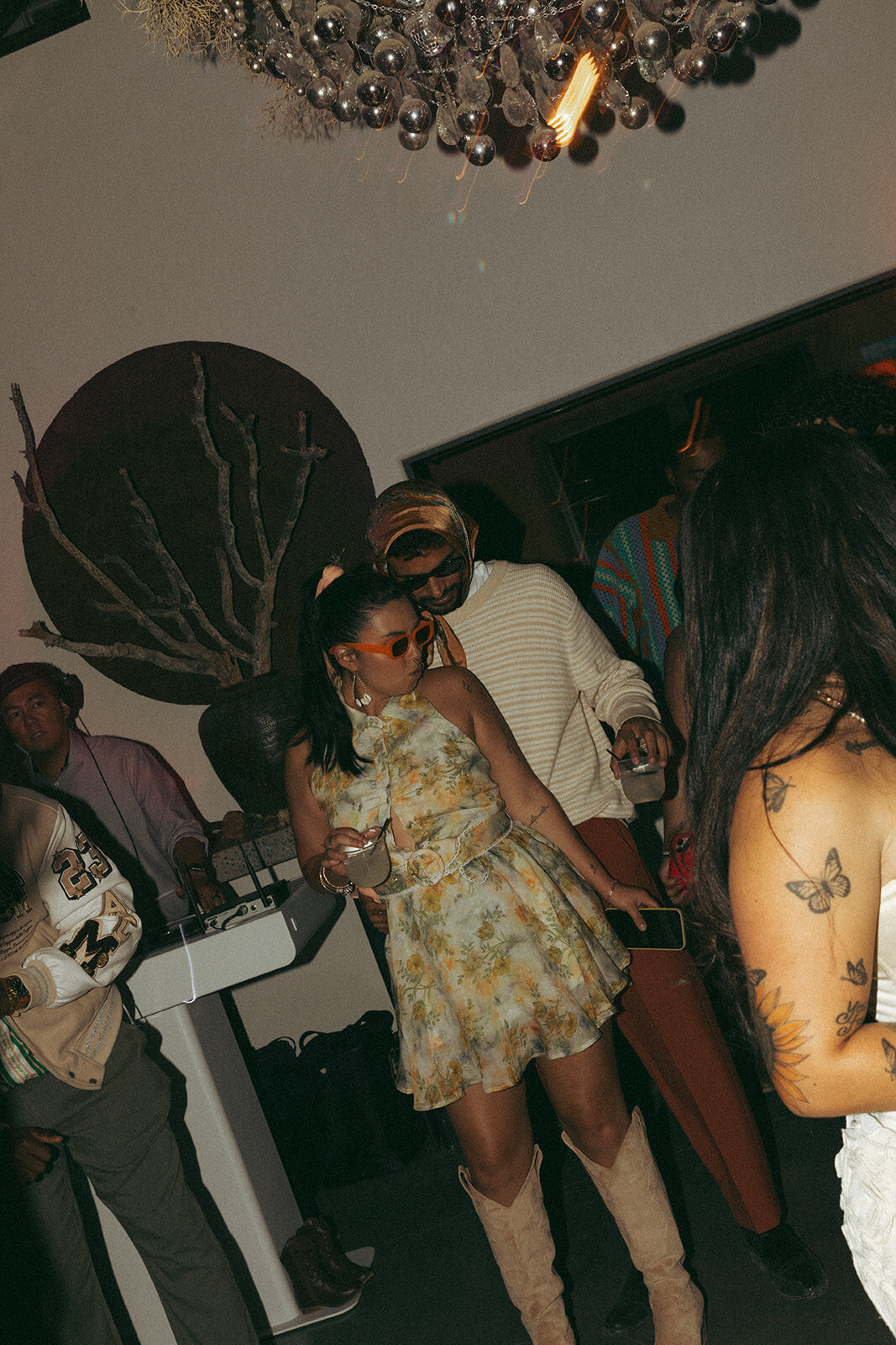 Faye-Fern-Creative-GoldenVibesPhoto-Sacred-Sands-Joshua-Tree-Wedding-Richie-James-Clara-Critchfield-Dance-Party-41