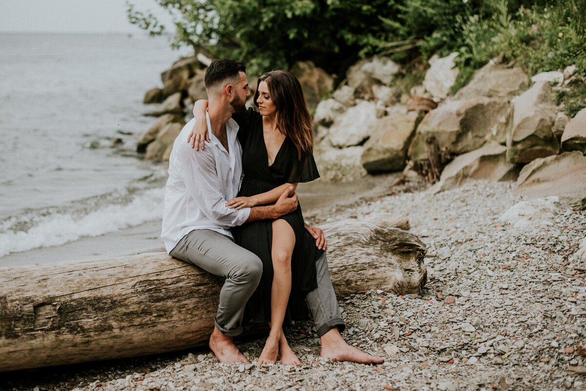 edgewater cleveland ohio lake erie engagement session