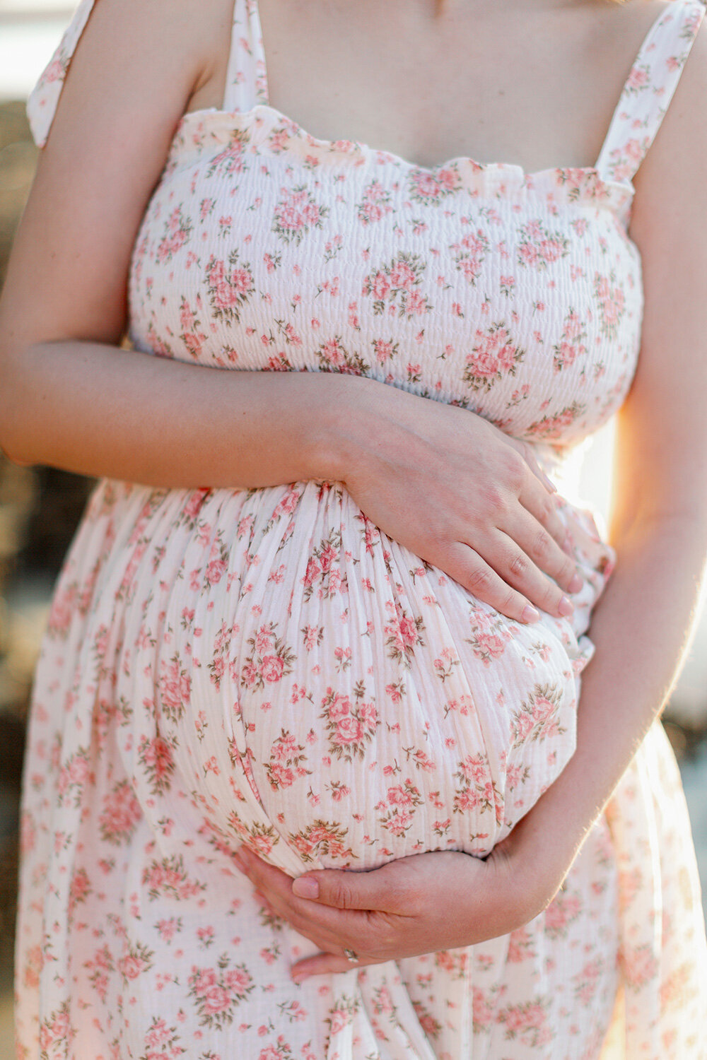 Timeless maternity photo session