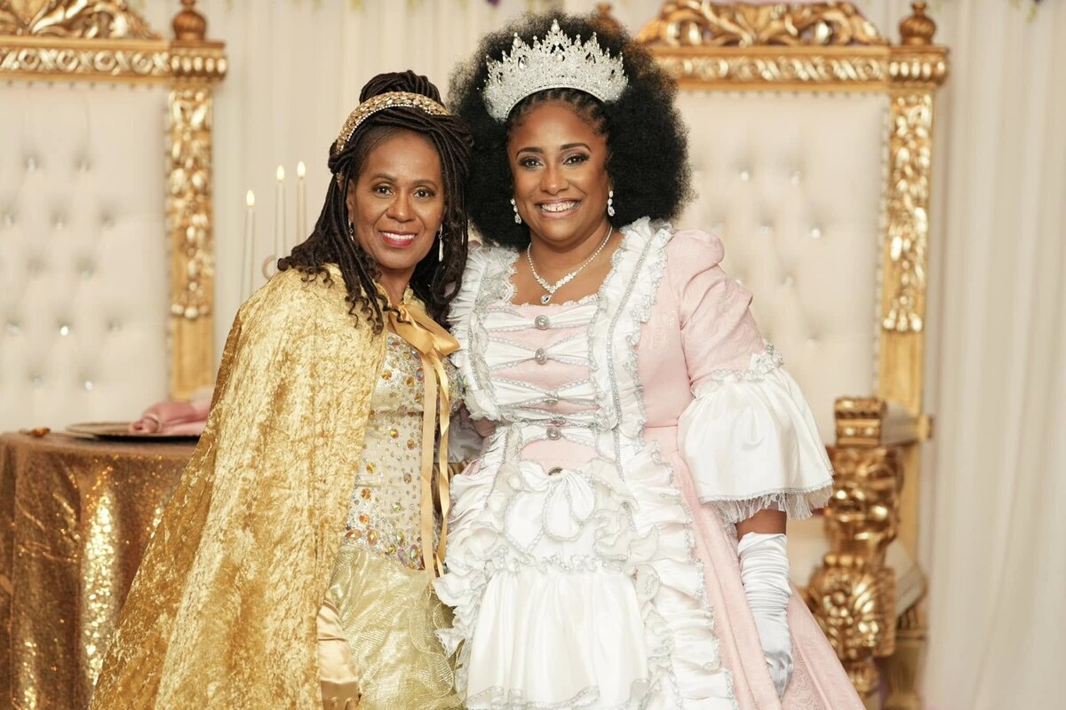 bridgerton-50th-birthday-party-queen-brenda-and-redell
