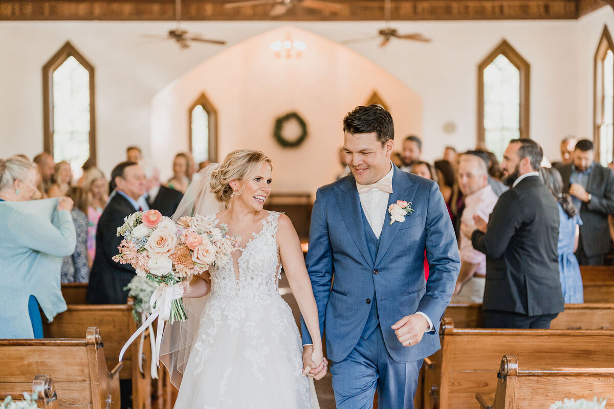 tara-tomlinson-chantilly-chic-florida-elopement-andrews-memorial-chapel-9