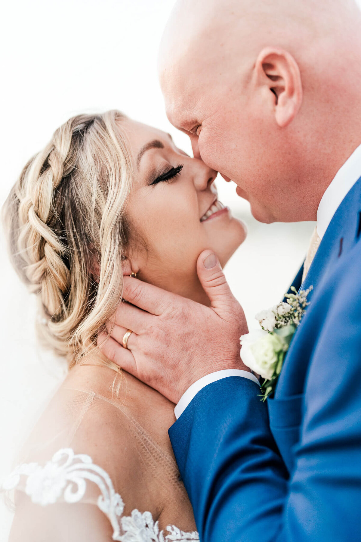 The-Gulf-Florida-Wedding-Photos-Video-Film-Megan-Chase-Close-Up-Romantic-Veil