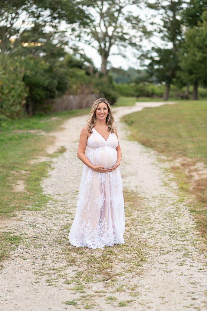 Maternity Summer Beach Session at Harkness | Sharon Leger Photography, Canton, CT || Connecticut Family and Newborn Photographer-1