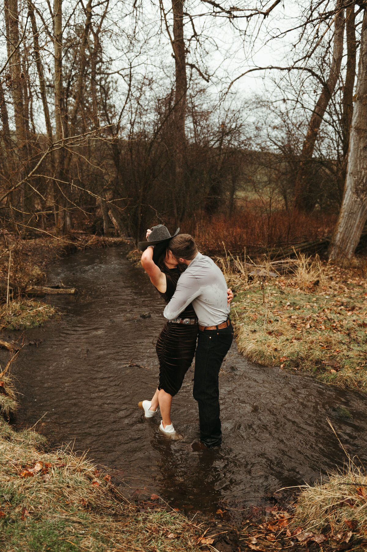presley-gray-photo-montana-western-style-engagement-4799
