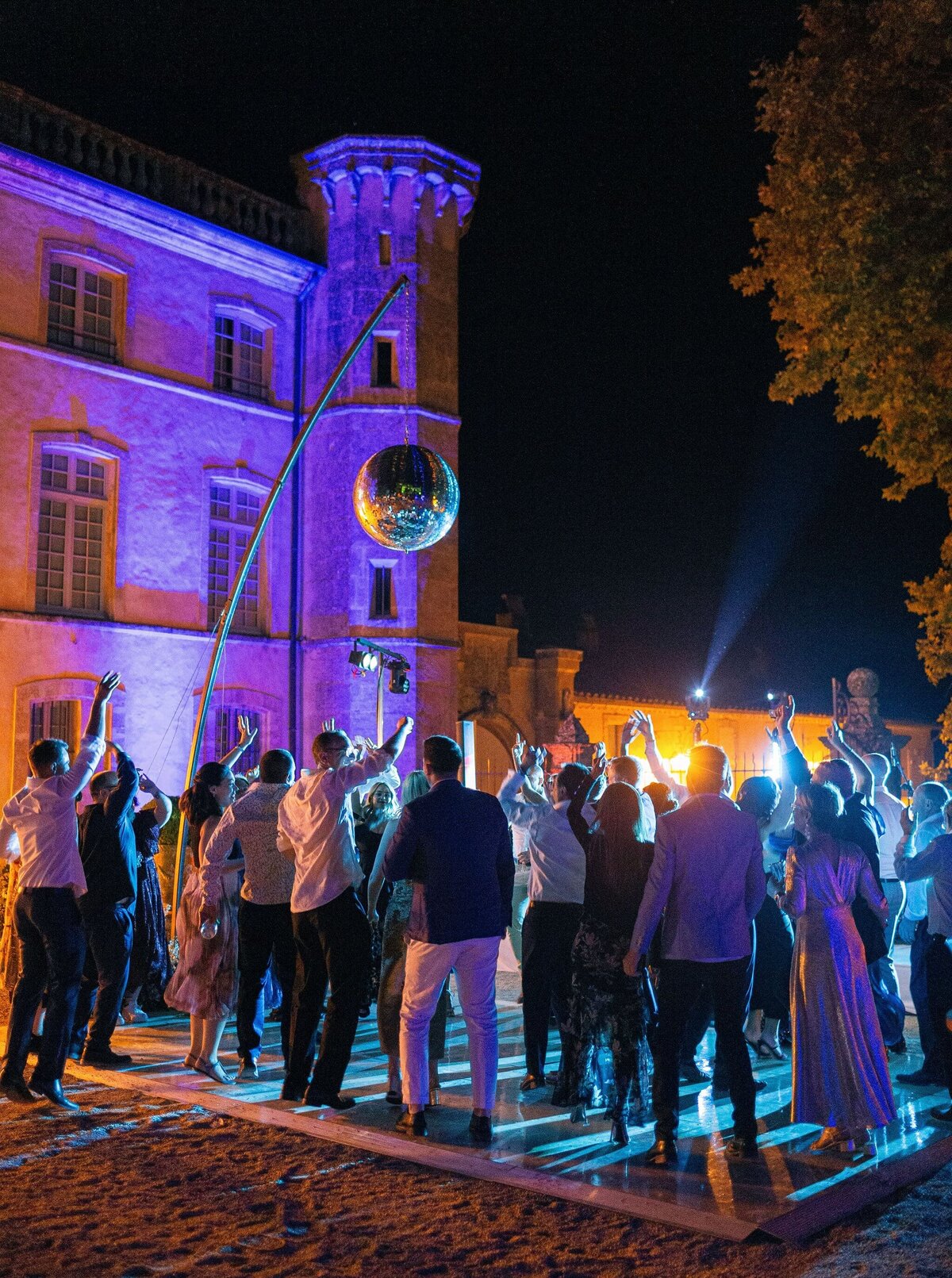 French-chateau-outdoor-dancing-party