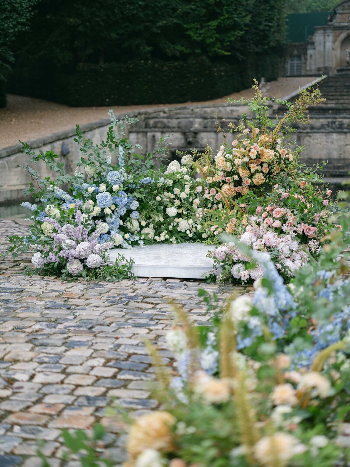 Chateau-de-Villette-wedding-florist-FLORAISON-6