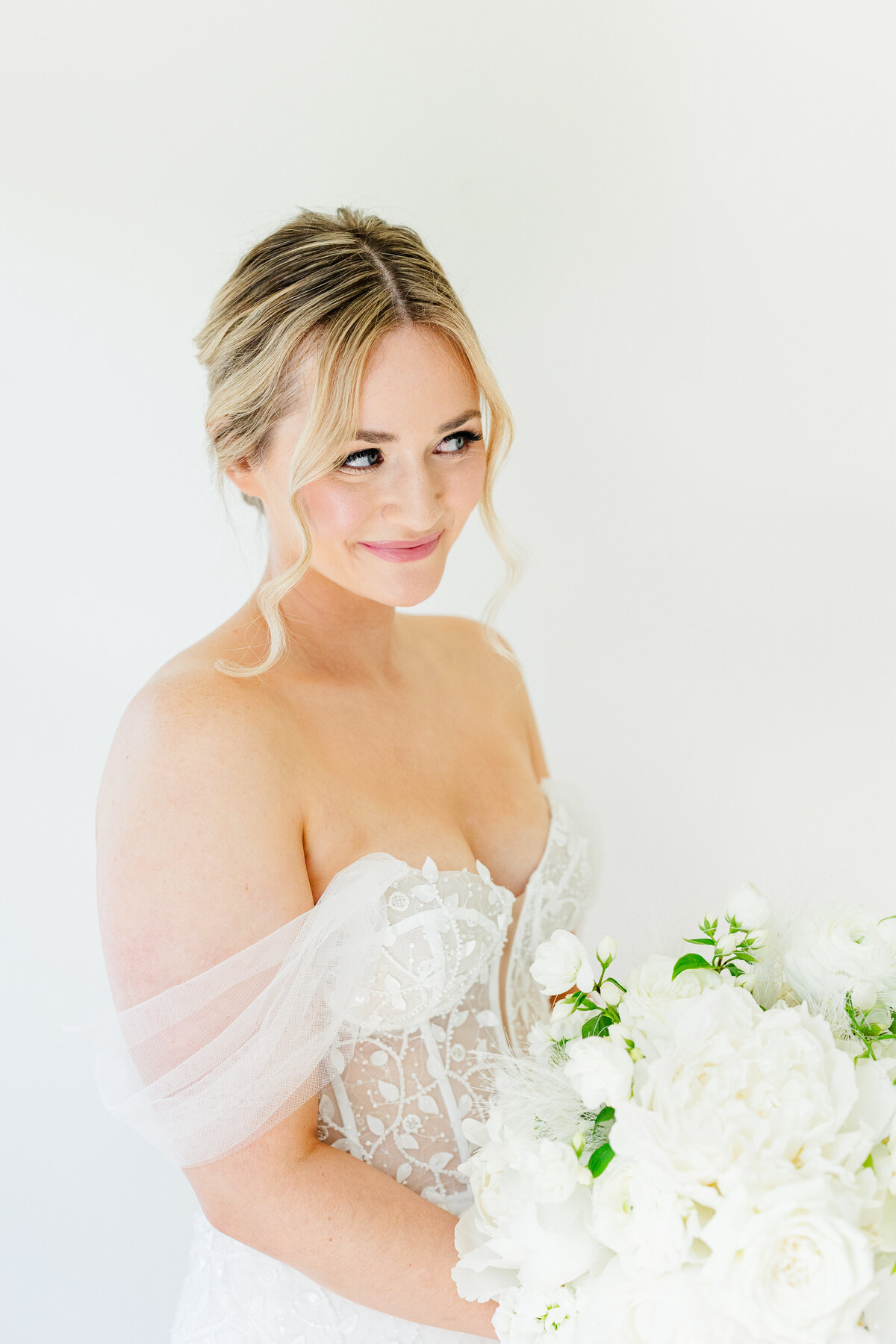 marina_&_aaron_wedding_getting_ready-111
