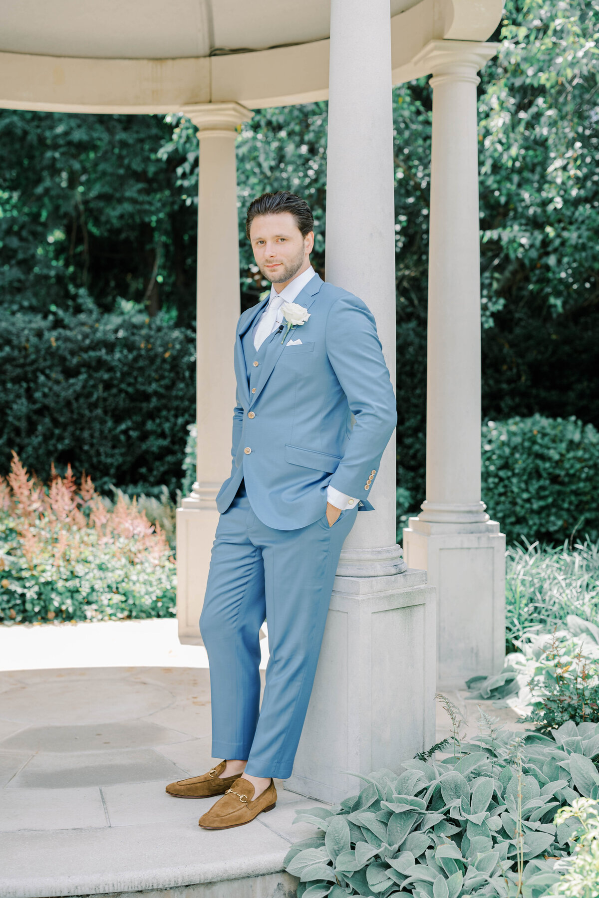 Caitlyn_and_Joe_Sneak_MTA-71