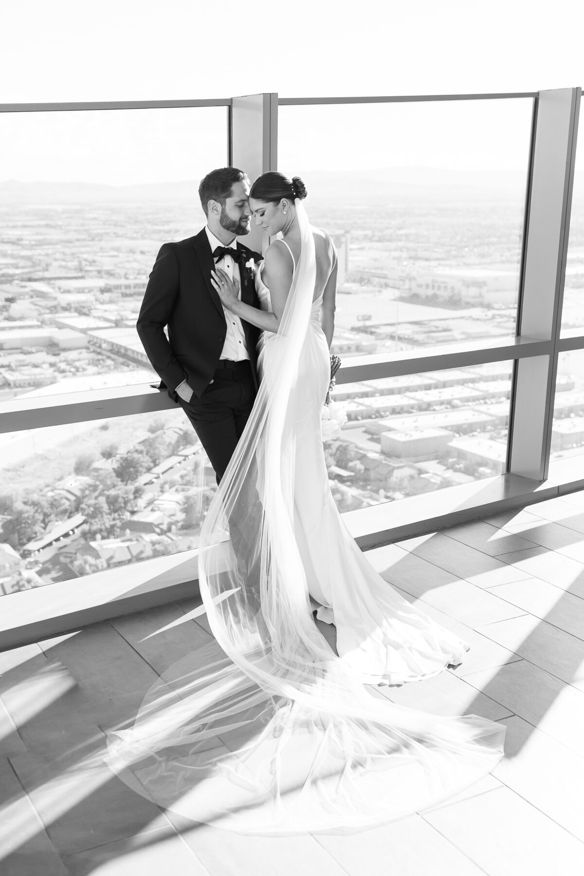 Luxe Black and White Wedding at Palms Casino Resort in Las Vegas - 24