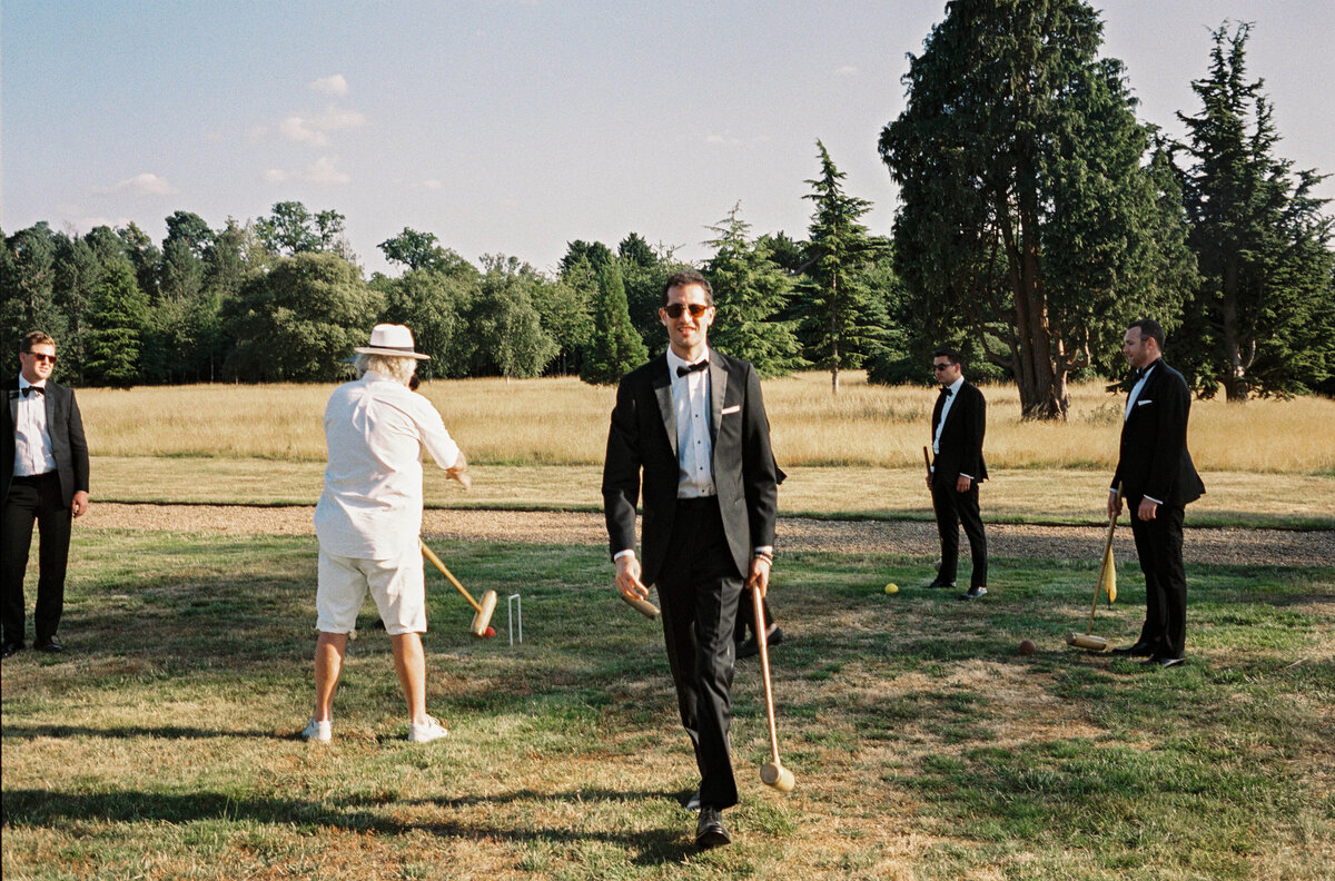 Flora_And_Grace_Hedsor_House_Film_Wedding_Photographer-26