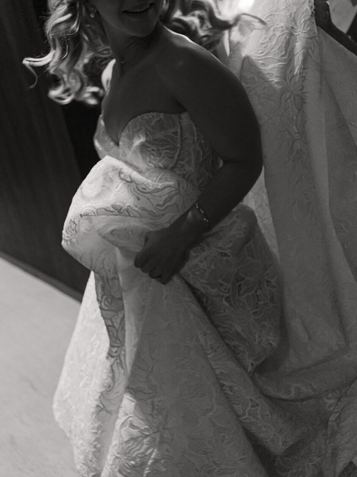hannah-sam-springvale-floral-larz-anderson-house-bride