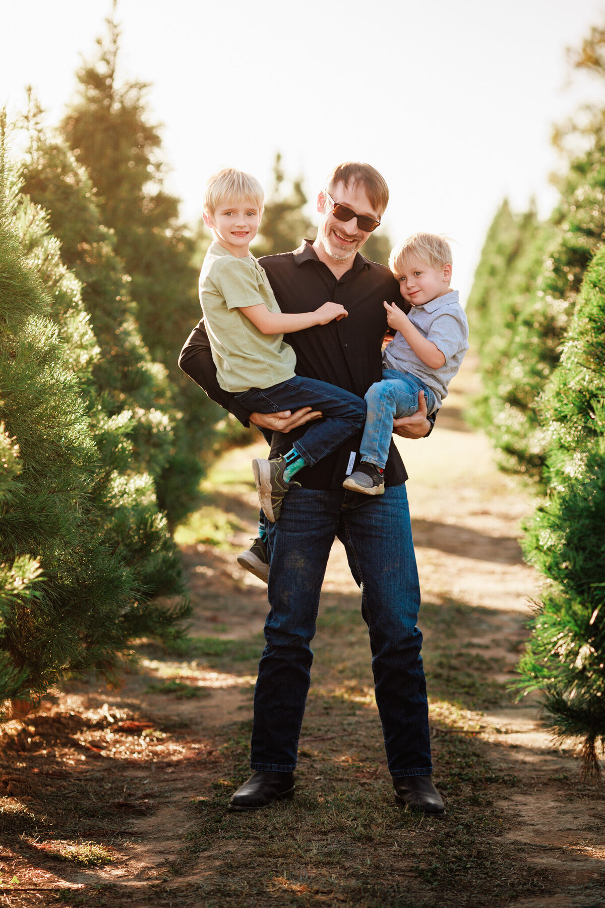NWA family photographer, Northwest Arkansas best family photography, family portraits near me, professional family photos, family photography packages