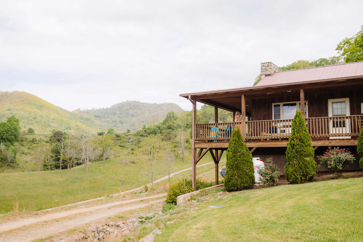 Mountainview-AirB&B-Canton-NC-Elopement-13