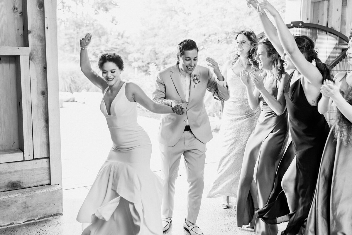 brides-entrance-to-dance-floor