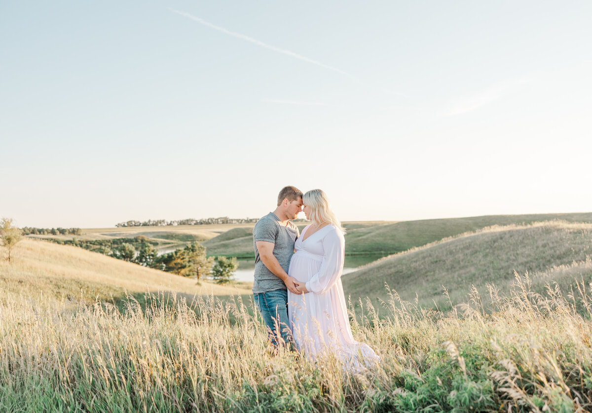 joy-ranch-maternity-session-florence-sd (113)