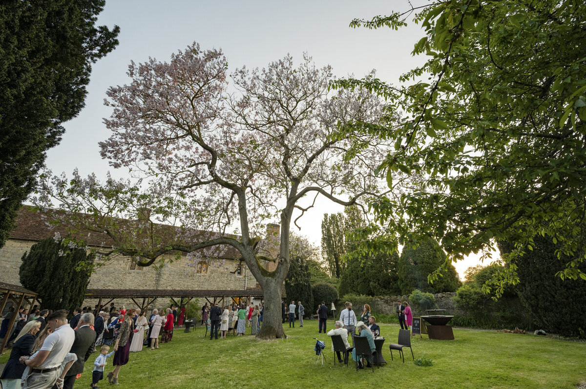 Notley-Abbey-wedding-photography-1103