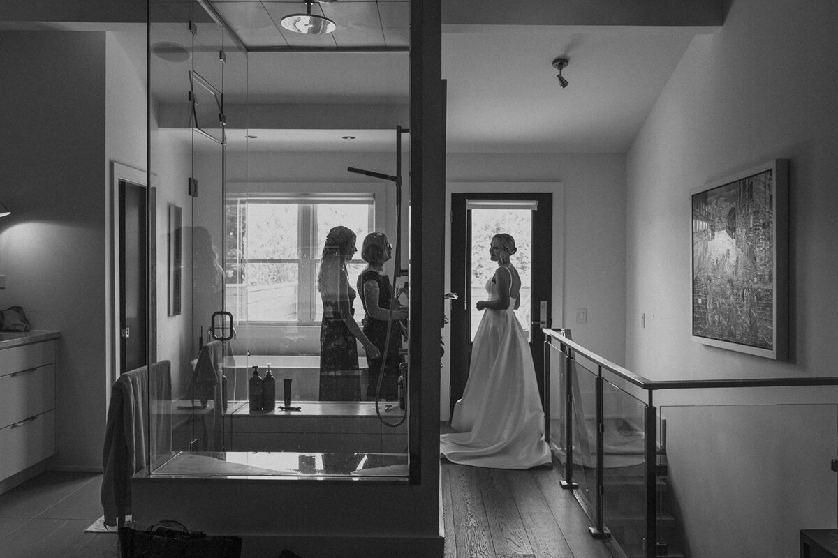toronto-downtown-spadina-museum-the-great-hall-wedding-couples-session-summer-torontovibes-romantic-whimsical-artsty-indie-movie-409