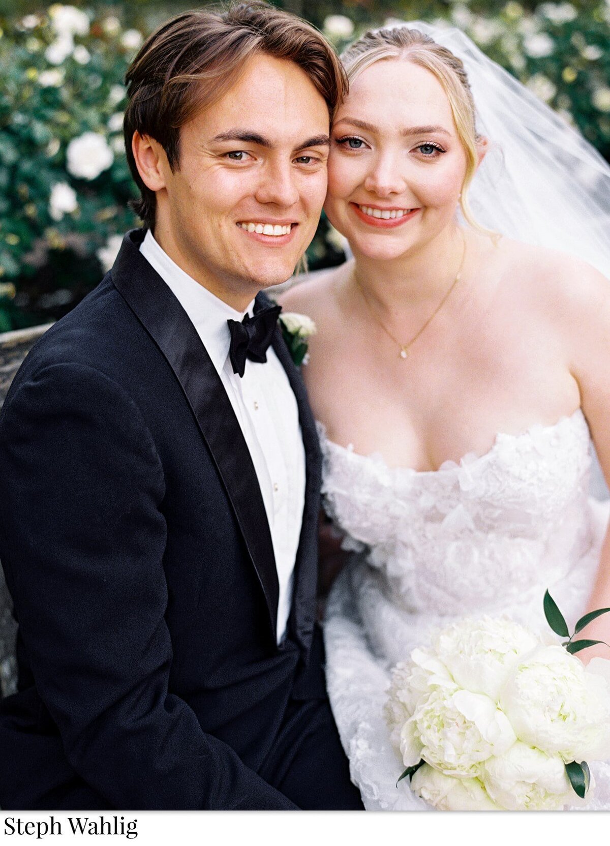 bride, groom, bridal , white flowers, peonies, 