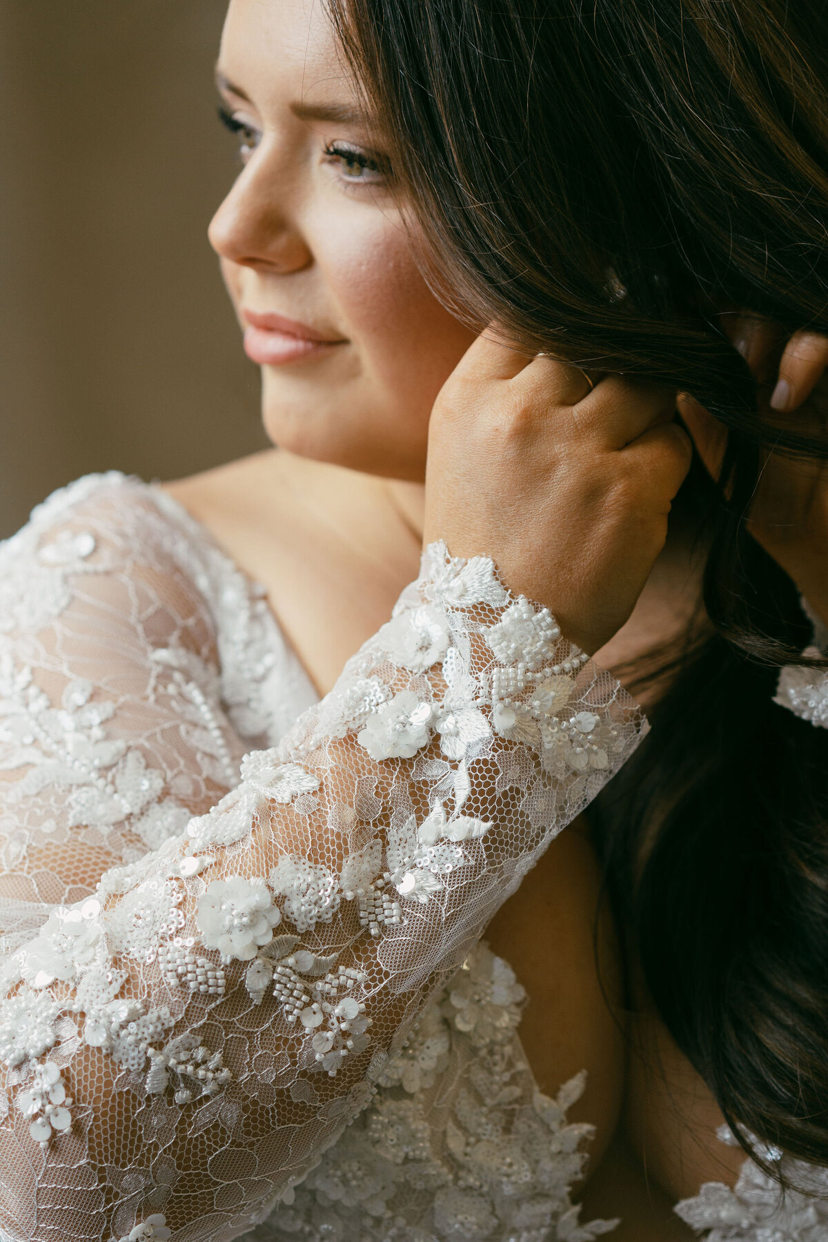 bride-getting-ready-mill-1-at-open-square-wedding