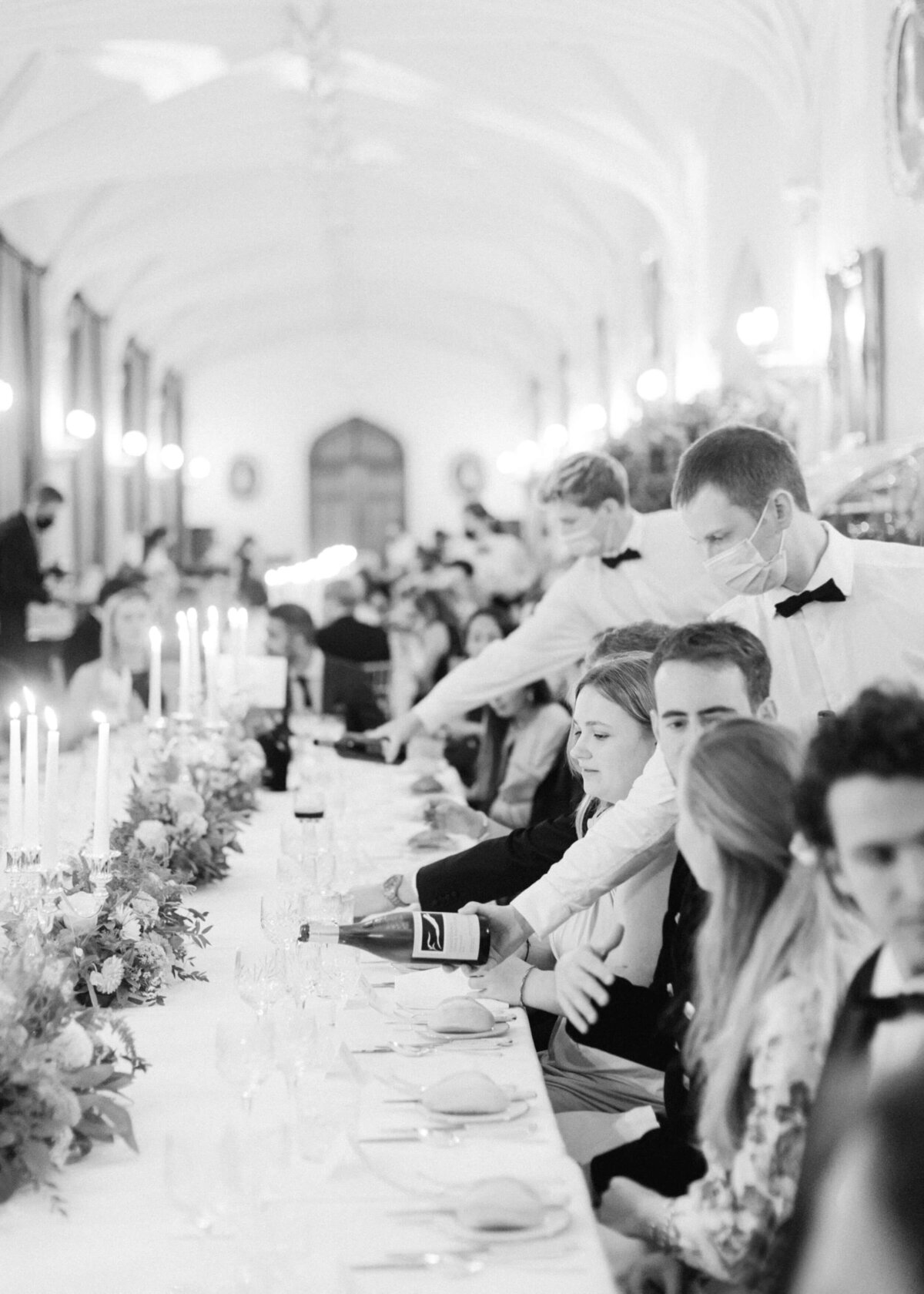 chloe-winstanley-wedding-scotland-scone-palace-dinner-setting