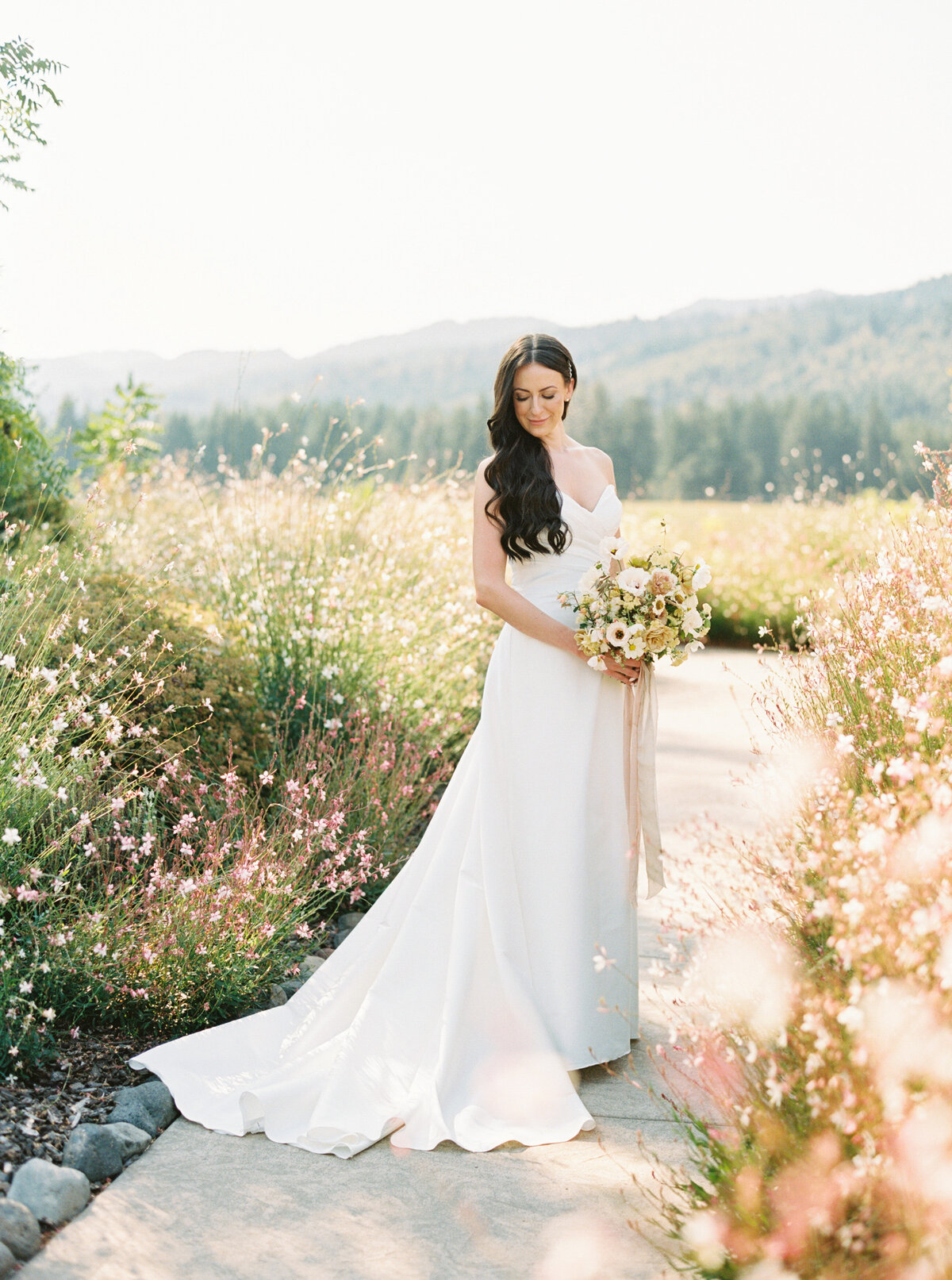 tin-roof-barn-wedding-best-washington-photographers-the-tenneys-10