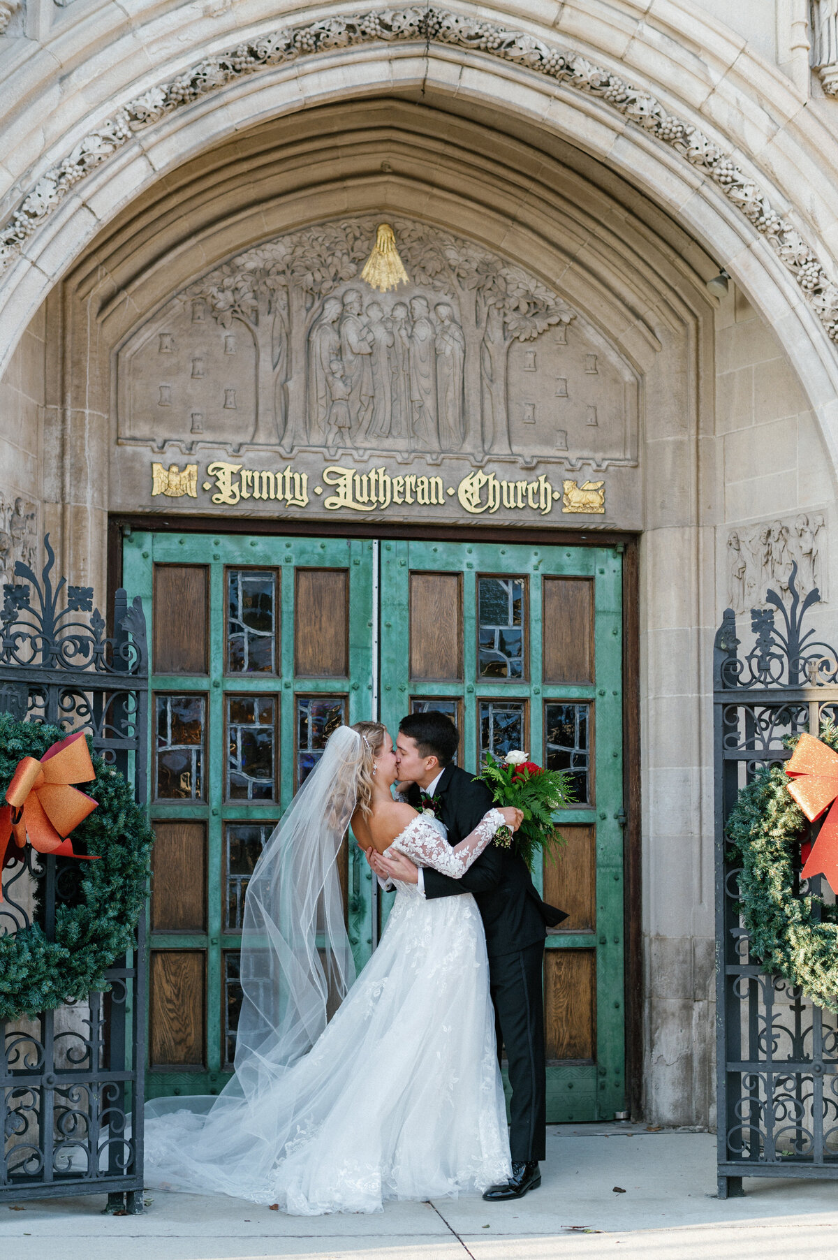 detroit-yacht-club-winter-wedding-photo-0951