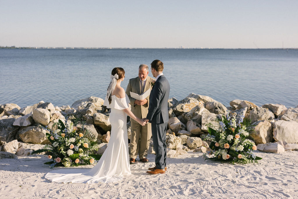 emily-plank-photo-the-current-hotel-florida-elopement-chantilly-chic-celebrations-17