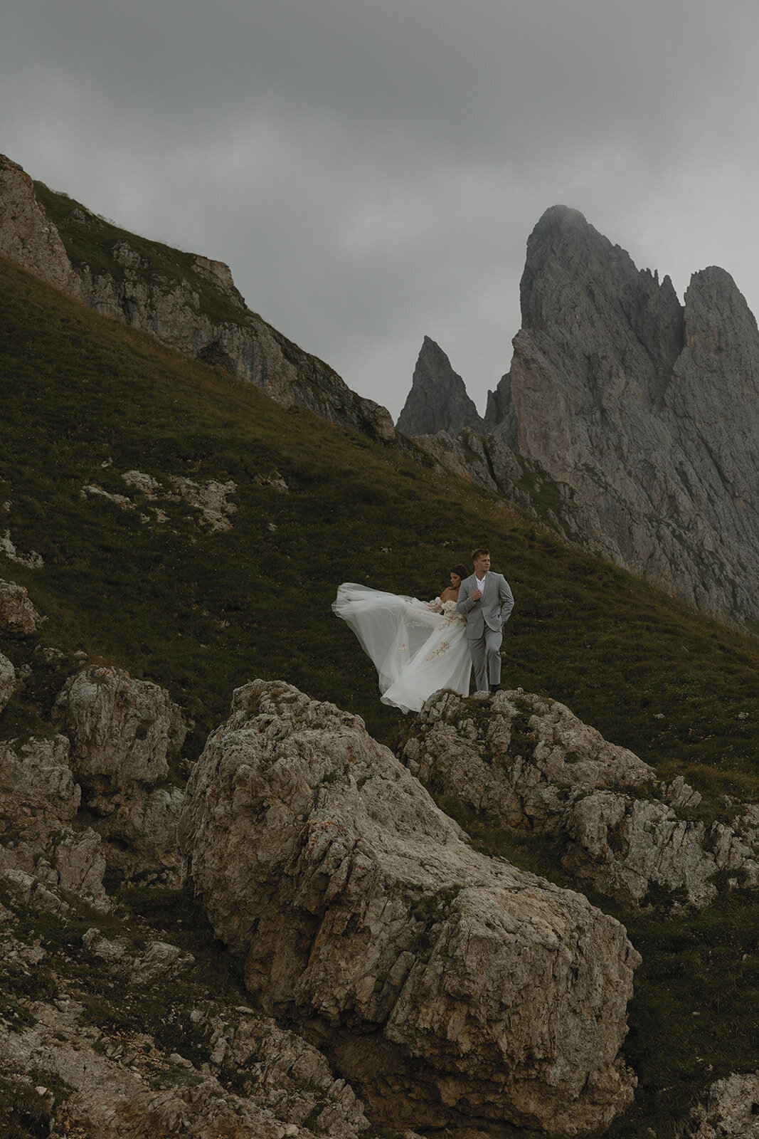 destination-wedding-elopement-photographer-italy-dolomites-seceda-documentary-tanya-davids-photo-film-149