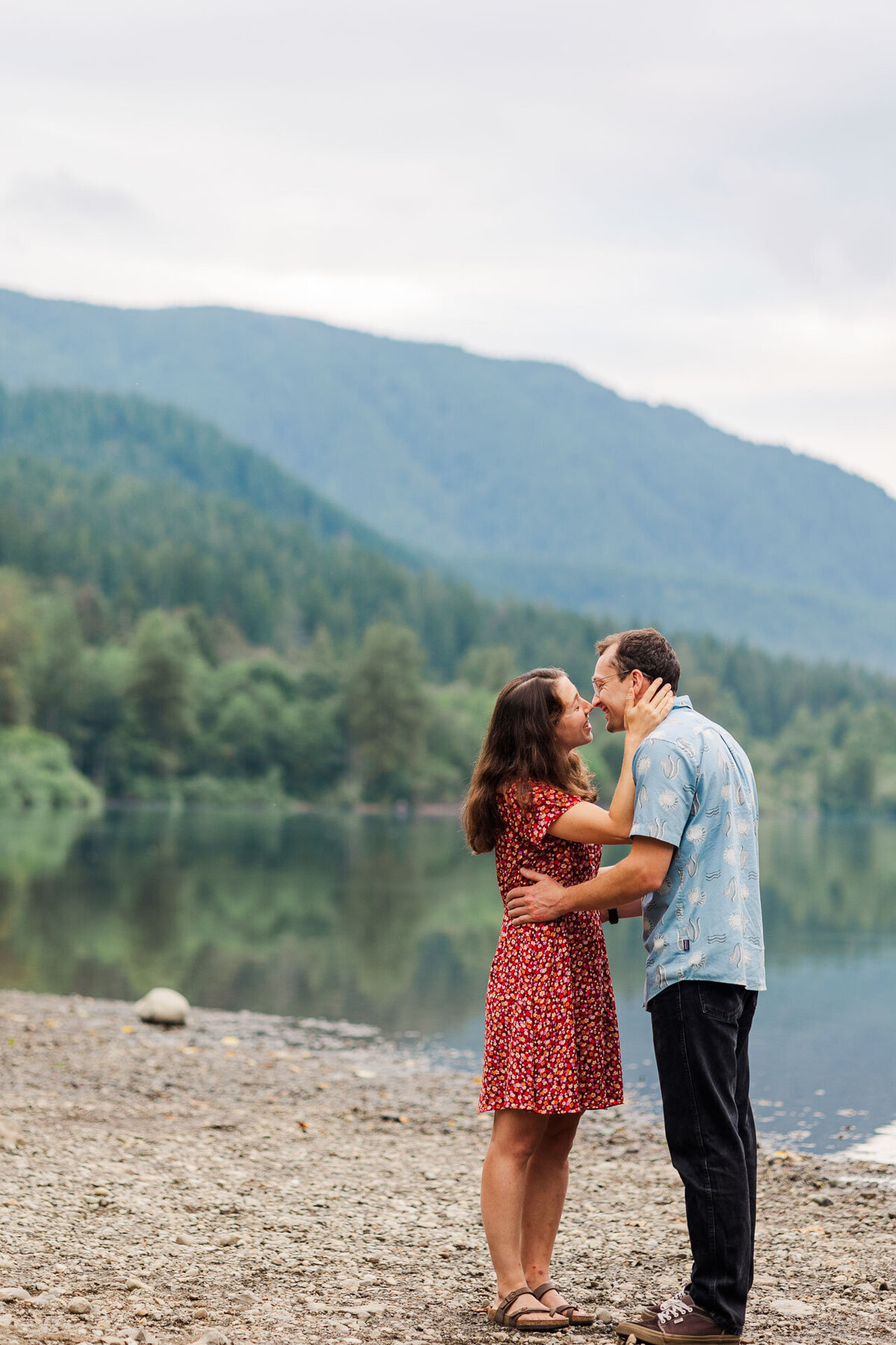 Rattlesnake-Lake-Engagement-Photos-8