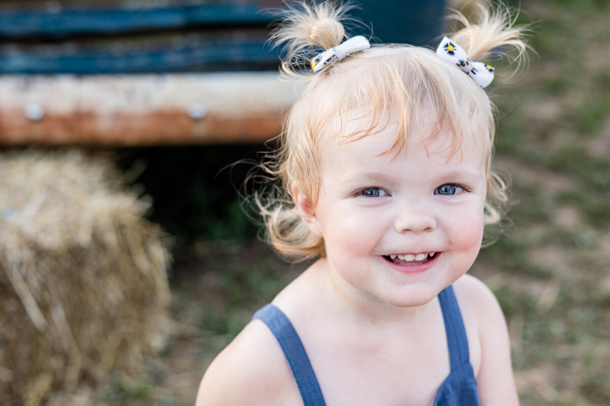 Outdoor_sunflower_sitter_photography_session_baby_boy_Georgetown_KY_photographer-4