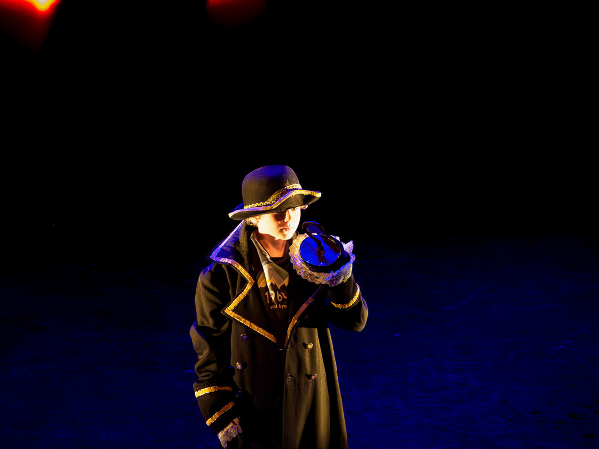 PETER PAN Cie Théâtre Amer mise en scène, adaptation, scénographie Mathieu Coblentz  jeu Judith Périllat,Florian Westerhoff, Jo Zeugma _4130186-Enhanced-NR