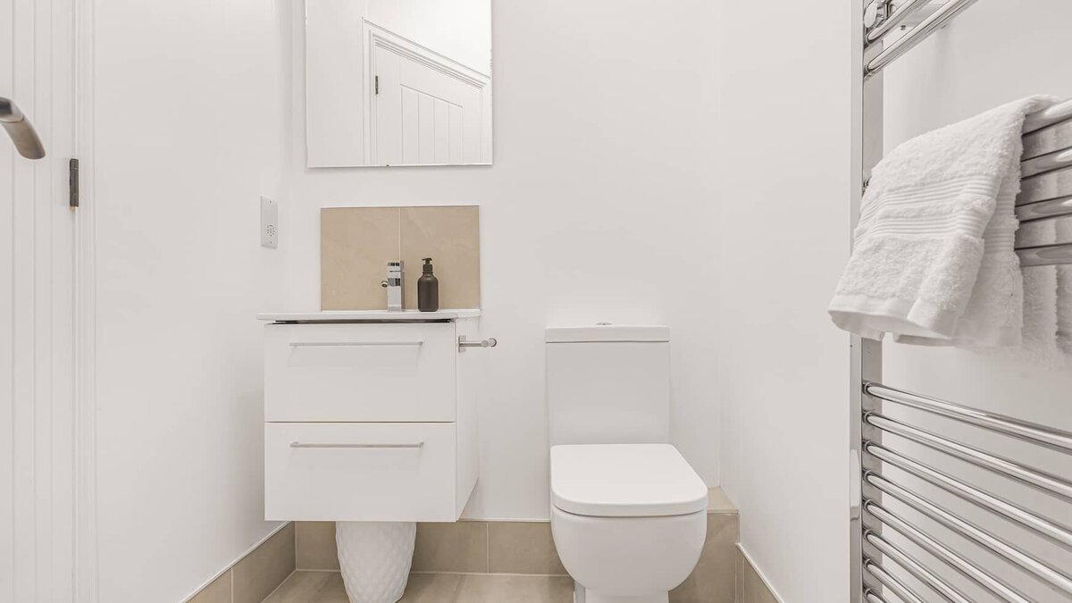 bedroom ensuite 1