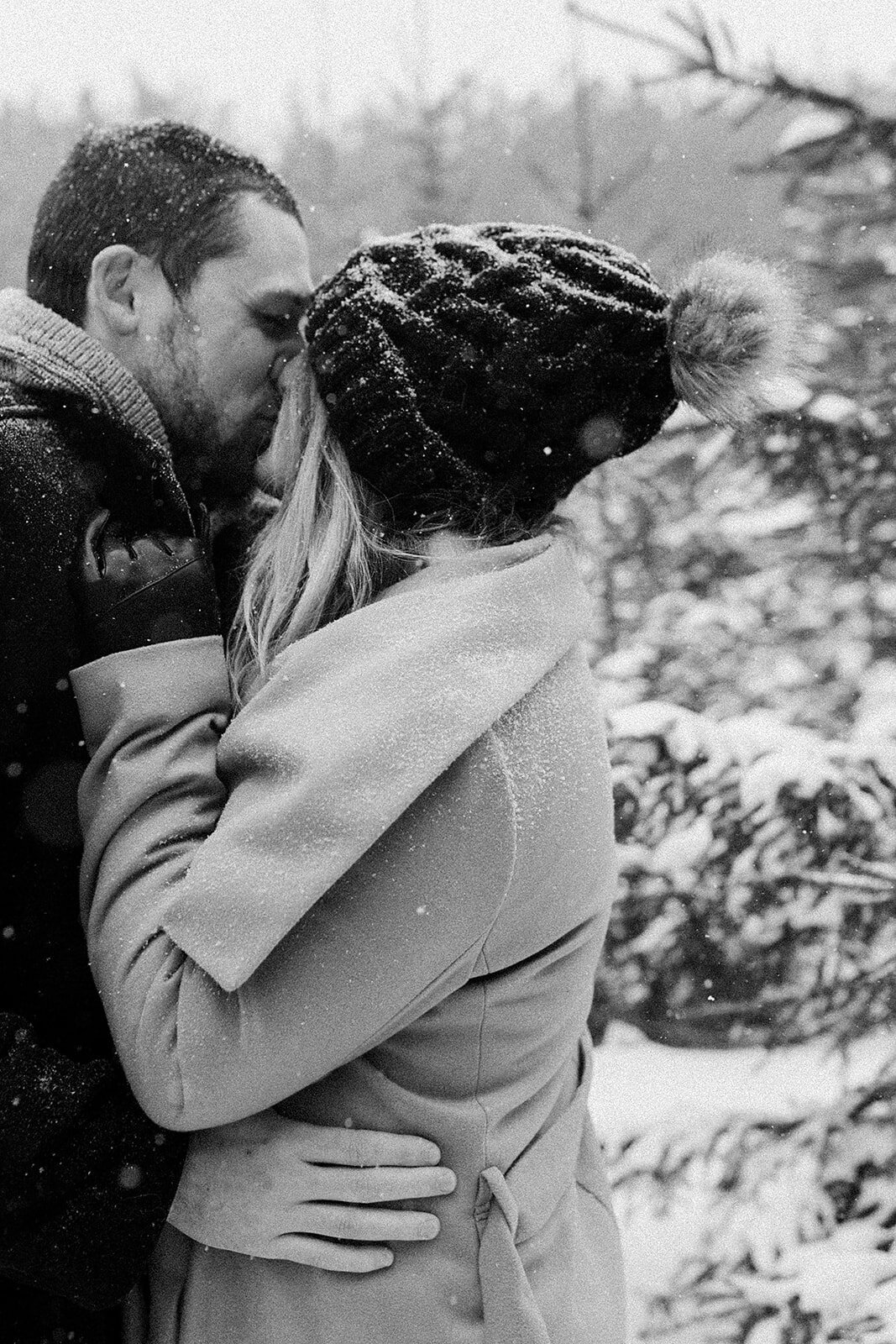 muskoka-cottage-engagement-010