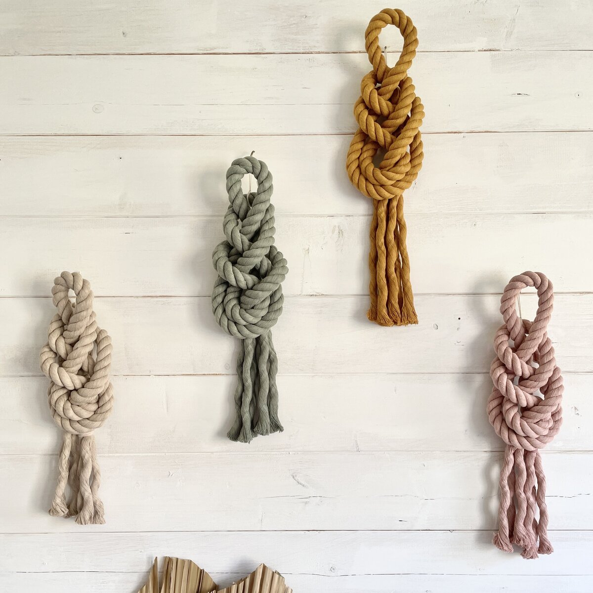 Decorative macrame knots by Isabella Strambio