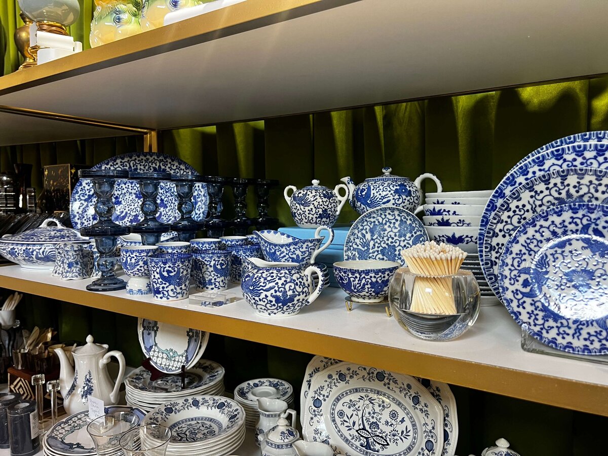 Old-Line-Markt-Poolesville-Maryland-Aix-La-Chapelle-Danielle-Couick-Ghost-Host-Magnolia-Bluebird52