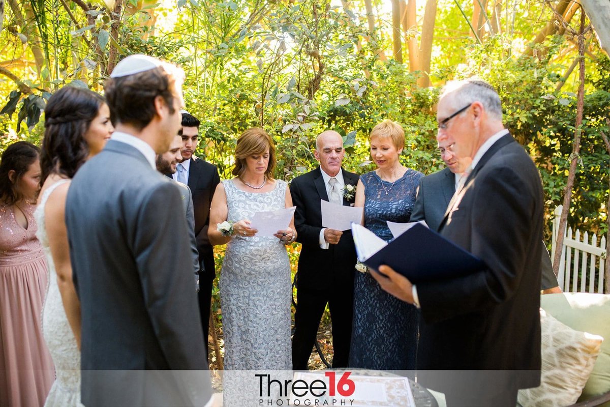 Jewish wedding traditions during the ceremony