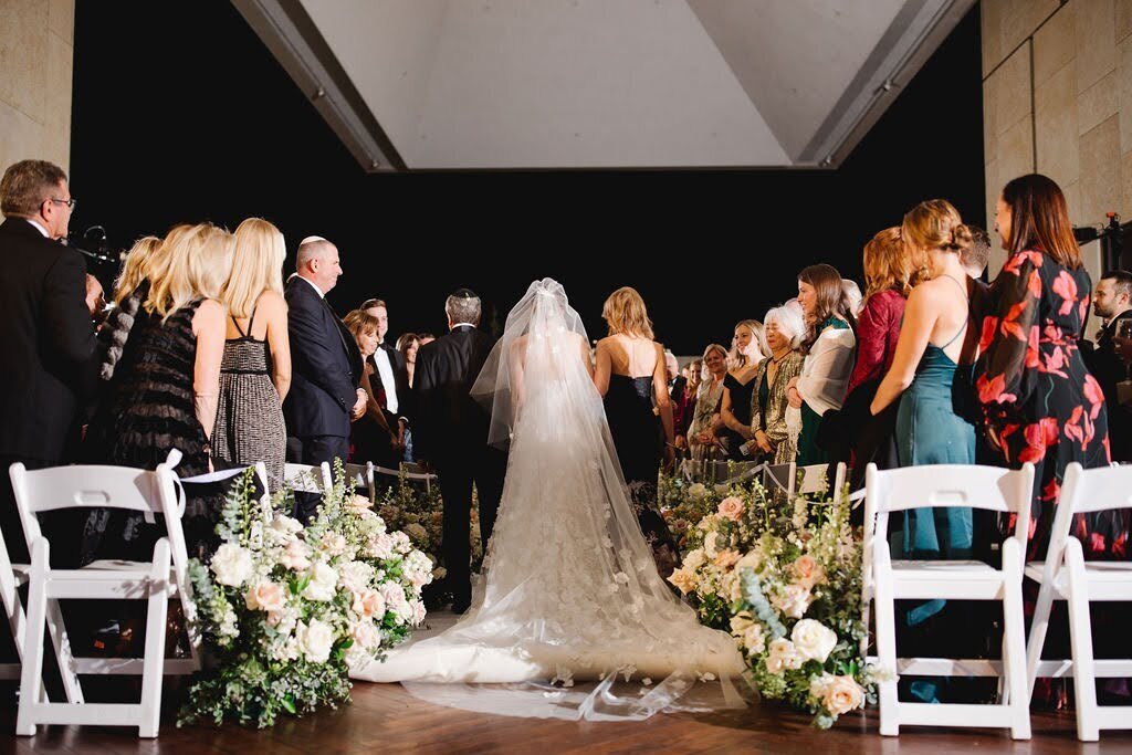 Carly-and-Gabe-Philadelphia-wedding-Barnes-Foundation2
