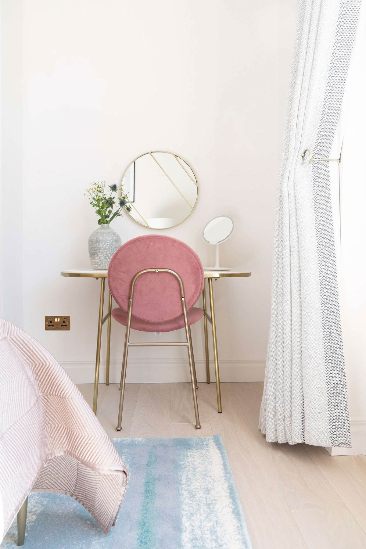Girlboss-Designer-Interior-Design-Website-Templateq-264