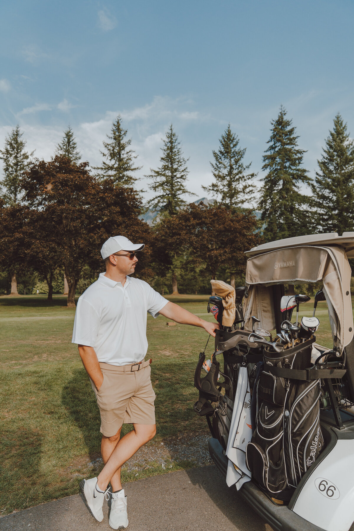 Mount-Si-Golf-Course-Couples-Photos-74