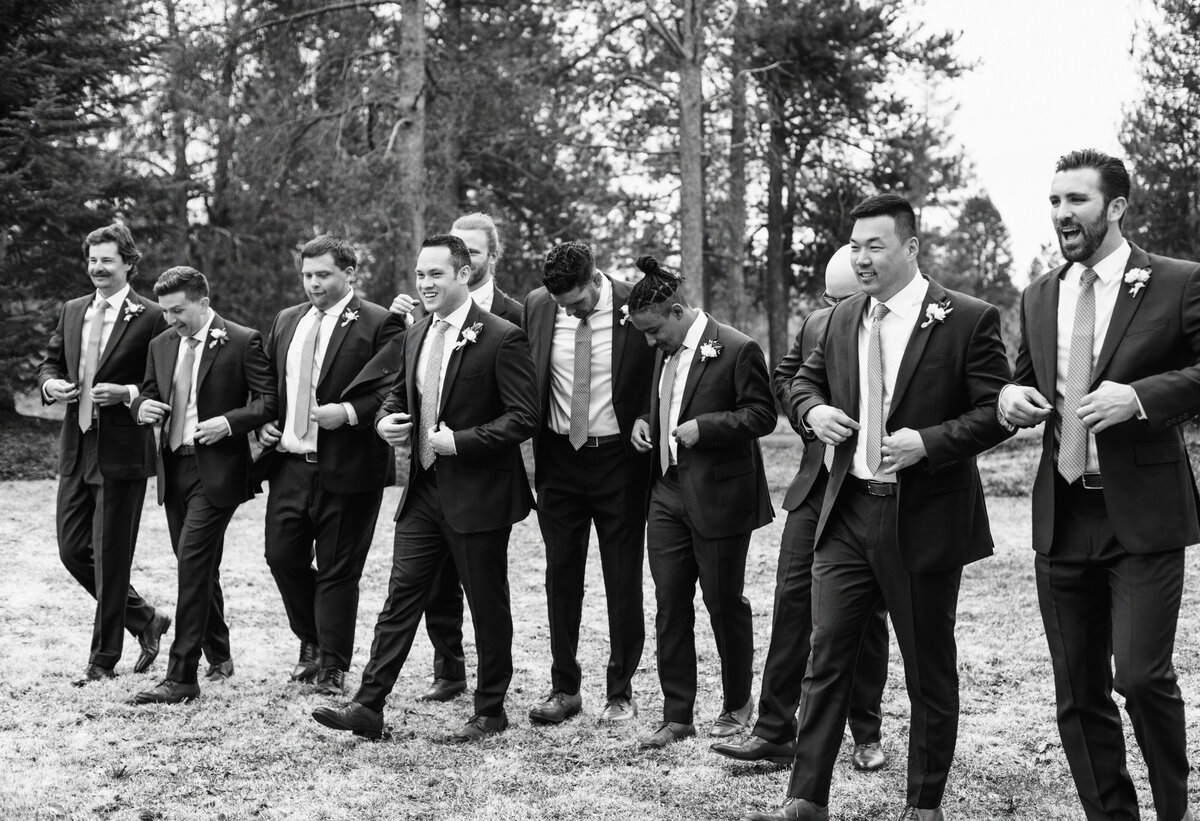 classic black and white groomsmen picture