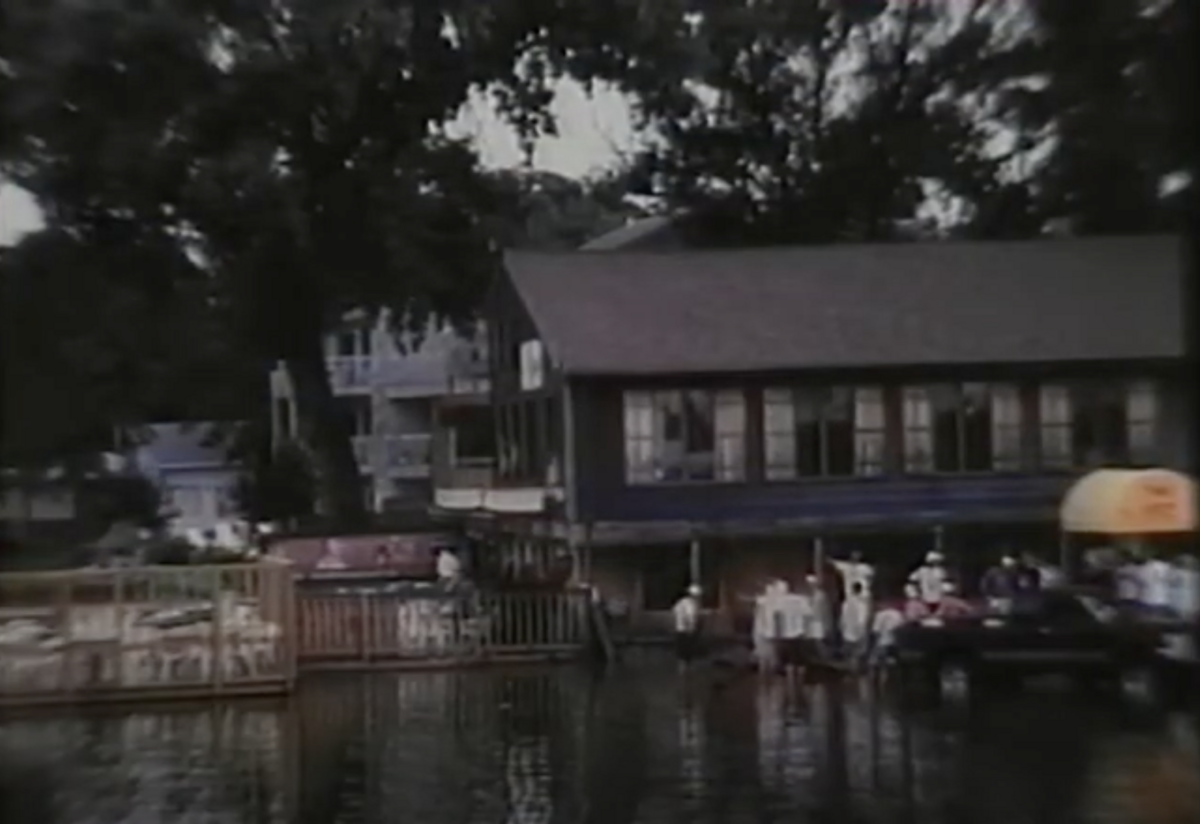 Arnolds Park_The Flood of '93_2.27.00 PM