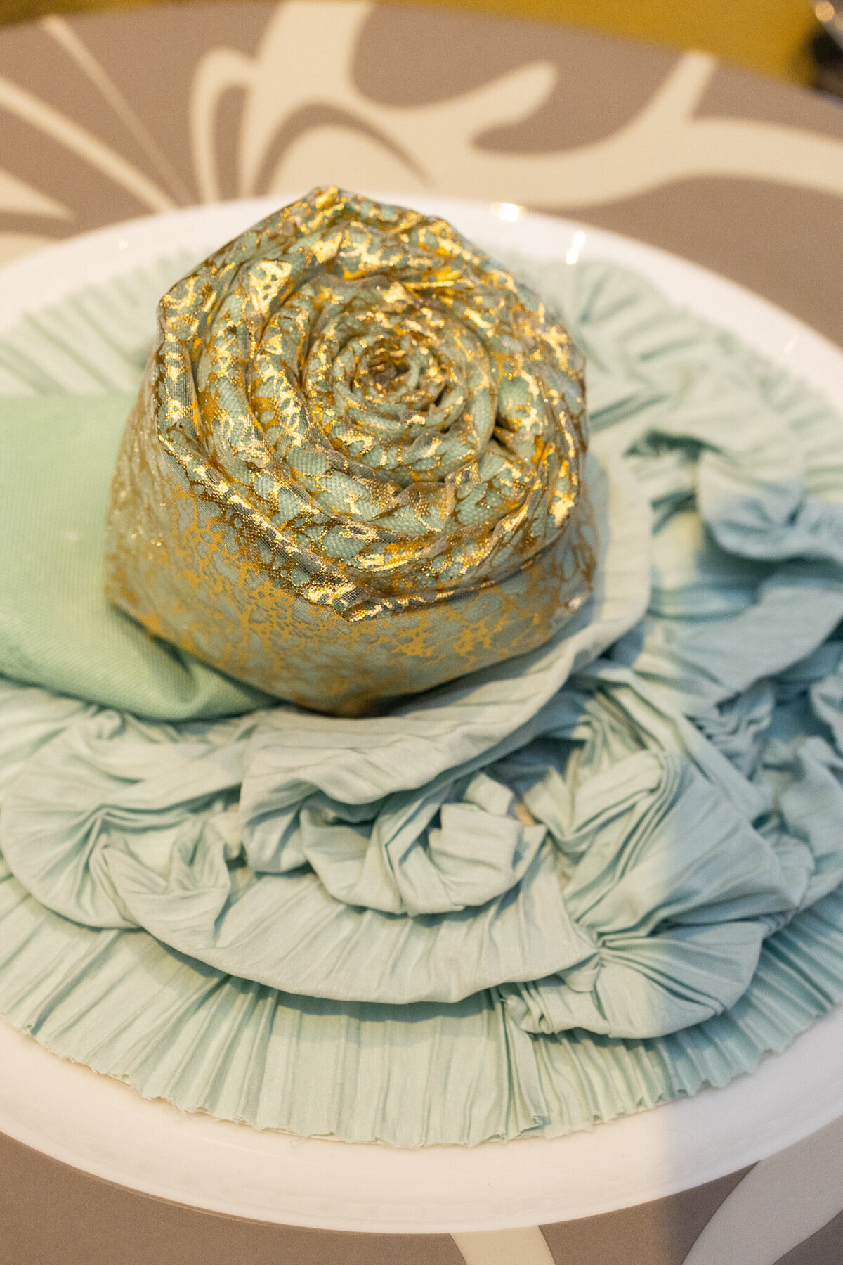Heart of Gold Ascape Living Tablescapes & DIY Table Decor2